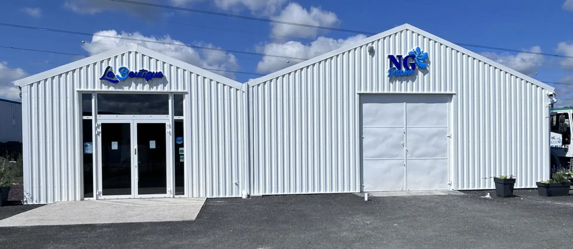 NG PISCINE boutique contactez nous et retrouvez nous